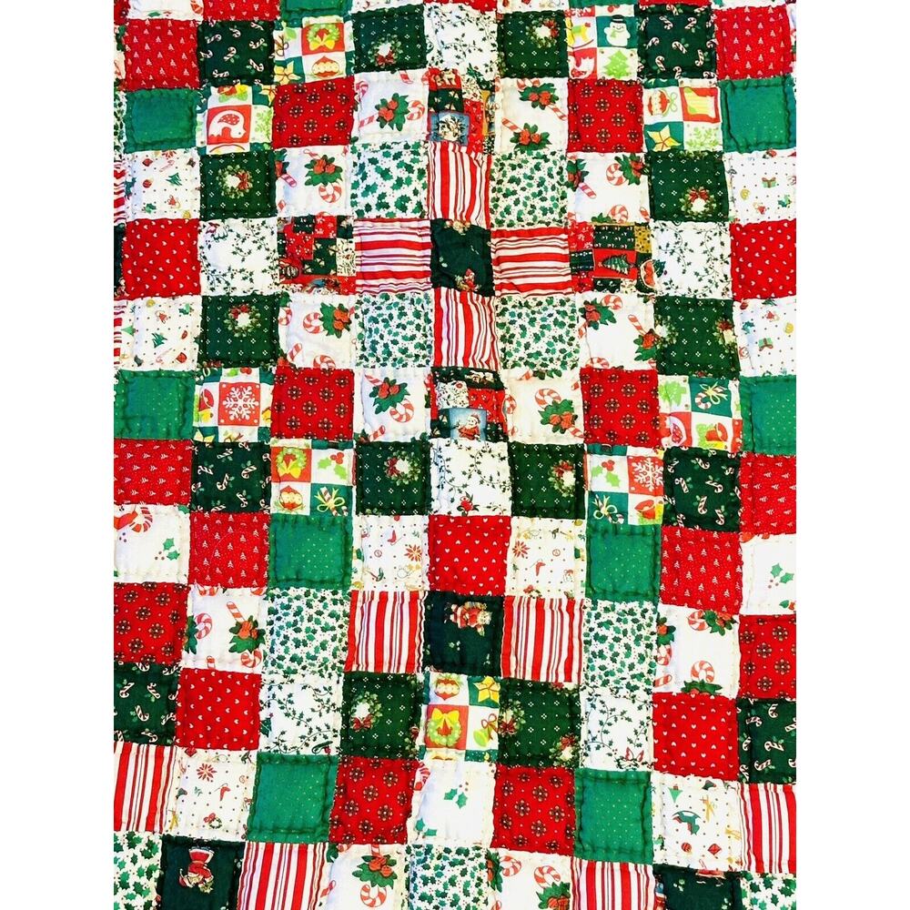 Beautiful Handsewn/Handmade Patchwork Christmas-themed Lap/Baby Quilt 34.5"x 36"
